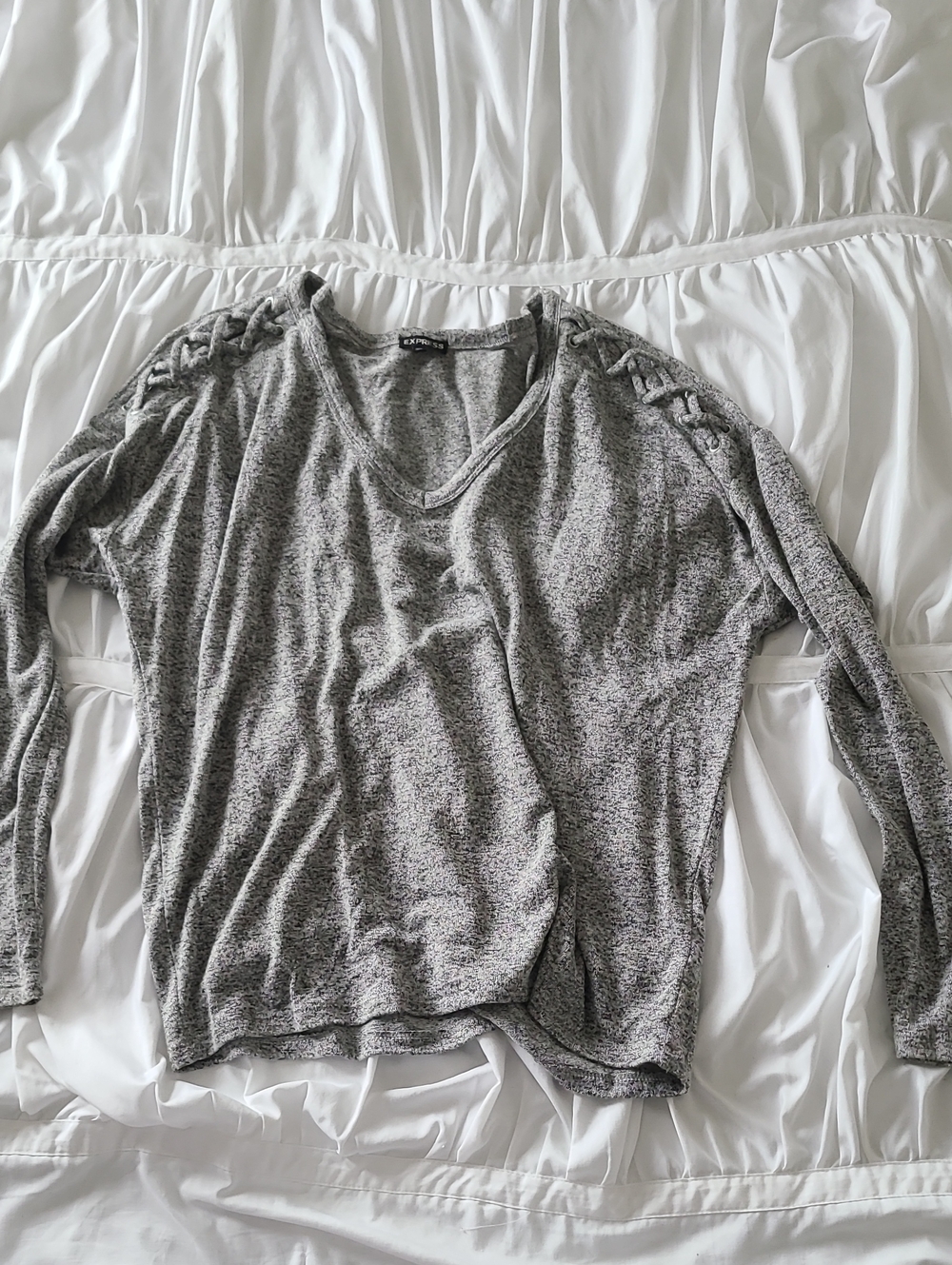 Express Women's Gray V-Neck Long Sleeve Knit Top Size Small